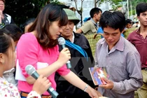 Rủ bạn gái đi chơi, bán sang Trung Quốc lấy 6 triệu đồng