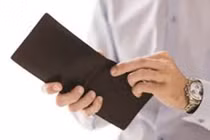 Những bí mật của chồng khiến vợ ngã ngửa