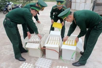 Phát hiện 24.000 quả trứng lớn bất thường có chữ Trung Quốc