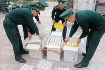 Phát hiện 24.000 quả trứng lớn bất thường có chữ Trung Quốc