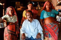 Nơi đàn ông cưới nhiều vợ chỉ để đi... xách nước 