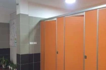 Ngỡ ngàng nhà vệ sinh “sang - xịn” giá chỉ 3.000 đồng/lượt 