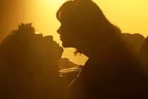 Giật mình với “ám hiệu” gọi nhân tình giữa đêm khuya