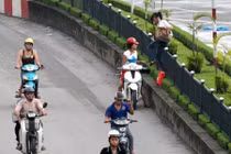 Muôn kiểu người đi bộ vi phạm giao thông, “giỡn mặt tử thần“