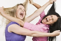 Tôi phải ly hôn vì mẹ chồng bí mật đi đánh ghen hộ