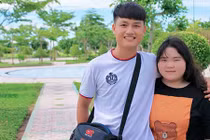 Không tin nổi những cặp đũa lệch mà rất hạnh phúc