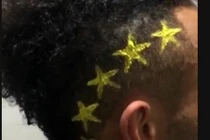 Aubameyang trình làng kiểu tóc phát sáng trong đêm