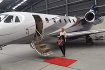 Cuộc sống xa hoa của những cô gái làm vú nuôi cho nhà giàu