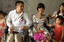 Mối tình kỳ diệu trên hai chiếc xe lăn