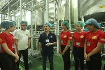 Top 25 thí sinh Hoa khôi sinh viên Hà Nội thăm nhà máy Number 1 Hà Nam