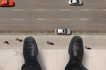 Nhảy lầu tự tử... đè chết cụ bà 70 tuổi đang ngủ