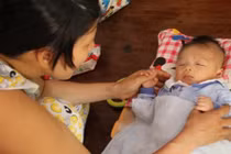 Đình chỉ bị can đâm xuyên sọ bé trai 11 ngày tuổi 