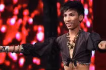 Cuộc tranh giành địa bàn khốc liệt trong giới vũ công nam