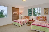 Trang trí phòng cho bé gái chủ đề chim cú mèo ngộ nghĩnh