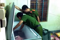 Kinh hoàng 400kg thịt thối suýt lên bàn tiệc cưới