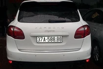 Chùm ảnh: Xe sang biển siêu đẹp chạy ngập đường TP Vinh