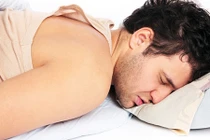 Điều gì xảy ra với giấc ngủ khi say rượu