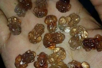 Vật phẩm phong thủy năm Bính Thân: Cẩn trọng vòng đeo tay