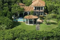 Cận cảnh biệt thự hoành tráng của diễn viên gạo cội Burt Reynolds