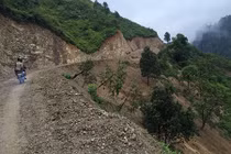 Phu vàng náo loạn trốn khỏi “thung lũng chết đầy vàng” Mà Sa Phìn