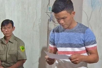 Gã rửa xe “lên đời” thành công an để về quê... lấy oai!