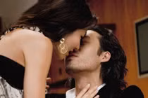 Chê vợ nghèo, chồng đi cặp bồ giàu