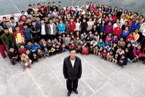 Người đàn ông 39 vợ: Đau đầu lịch chia lượt ngủ với các bà