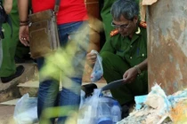 Rùng rợn phát hiện bao tải đựng xương người gần quốc lộ