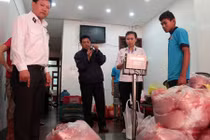 Kinh hoàng tẩm hóa chất phù phép thịt heo nái thành thịt bò