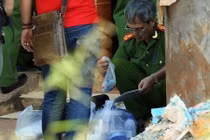 Rùng rợn phát hiện bao tải đựng xương người gần quốc lộ