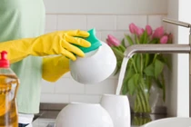 Rửa bát kiểu này là đang tự giết cả nhà bạn 