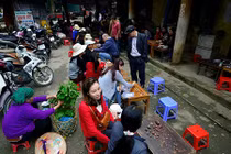 Ảnh: Đá quý bày bán như rau dịp cận Tết