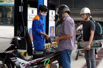 Xin đừng té nước theo...xăng