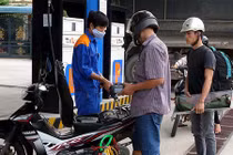 Xin đừng té nước theo...xăng