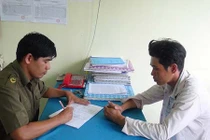 Nam thanh niên đến trại hòm mua quan tài để lừa tiền