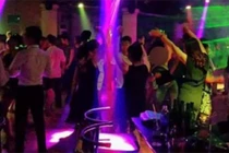 Quý bà 60 nổi danh Hà thành “mò” về nhà trai nhảy đánh ghen