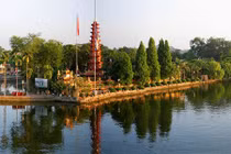 Những đền chùa linh thiêng để cầu may dịp đầu năm ở Hà Nội