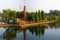 Những đền chùa linh thiêng để cầu may dịp đầu năm ở Hà Nội