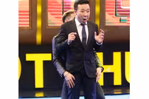 Hari Won phản ứng lạ khi Trấn Thành bị “sàm sỡ” trên sân khấu 