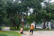 Mục sở thị 4 nữ quái bắt chẹt khách du lịch ở Hồ Tây