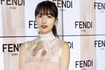 Bạn gái Lee Min Ho để lộ vòng 2 béo ở Milan