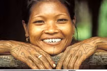 'Rùng rợn' tục 'cà răng - căng tai' của sơn nữ Việt 