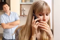 Cô vợ vụng trộm vì chồng “yêu” thô bạo nhận cái kết bất ngờ 