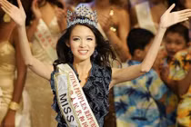 Nhan sắc bóng hồng cũ của tỷ phú Hoàng Kiều ăn đứt Ngọc Trinh 