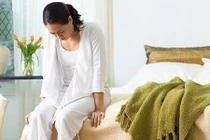 Suýt ngất lý do chồng qua lại với người đàn bà lớn tuổi