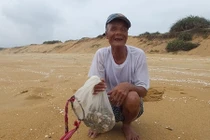 Nghị lực không tưởng của ngư phủ khiếm thị 