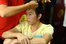 Sau scandal đền thờ Tổ trăm tỷ, Hoài Linh xuất hiện phờ phạc