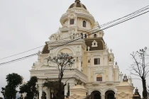 Choáng lâu đài lớn nhất Việt Nam của đại gia than Quảng Ninh