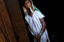 “Dị nhân” có chiếc cổ dài nhất thế giới