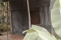 Ông lão đánh mù mắt nhân tình vì dám...nói chuyện với người khác